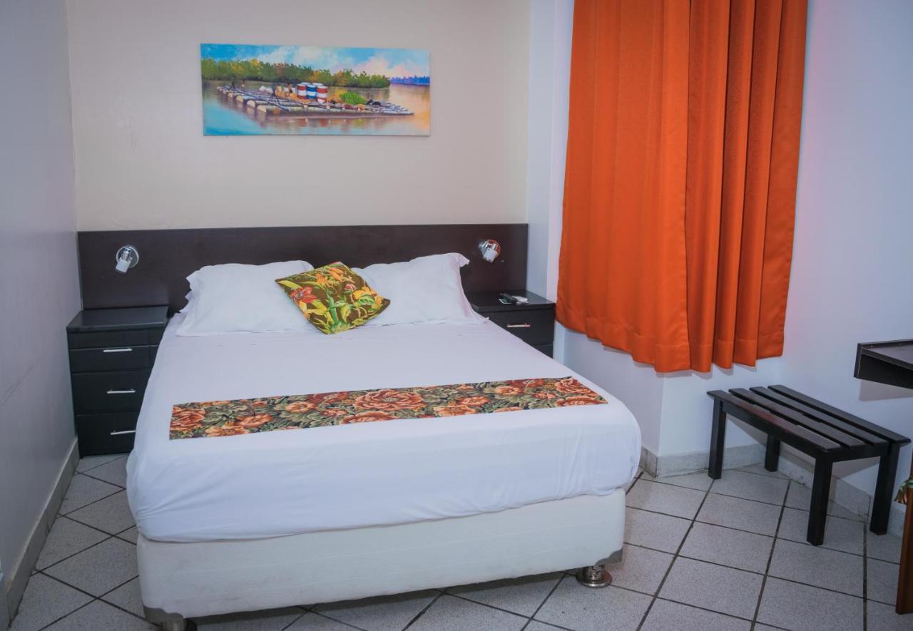 Hostal "Centrika" Tarapoto Εξωτερικό φωτογραφία