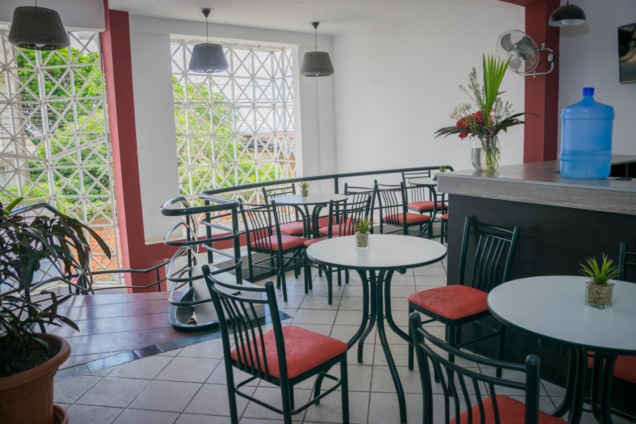Hostal "Centrika" Tarapoto Εξωτερικό φωτογραφία