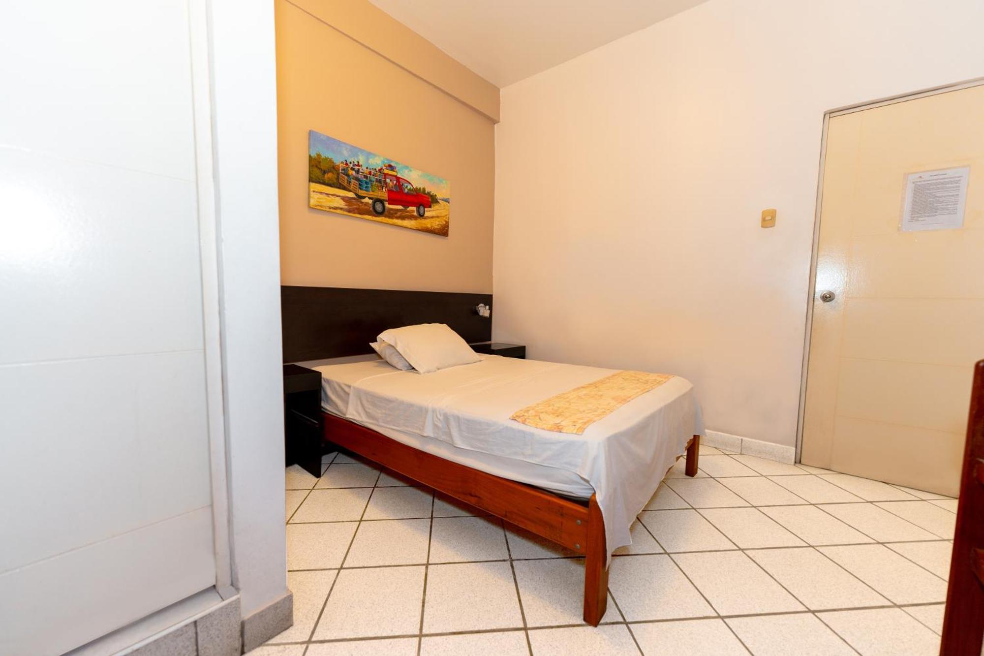 Hostal "Centrika" Tarapoto Εξωτερικό φωτογραφία
